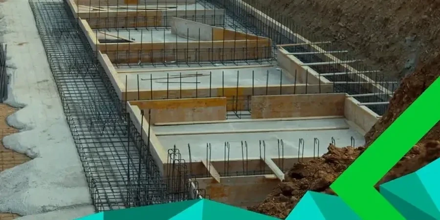 Diseño de Cimentaciones Superficiales en Calama: Suelos Salinos y Alta Sismicidad